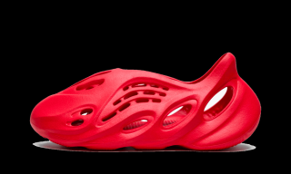 Yeezy Foam RNNR "Vermillion" Velikost: 38