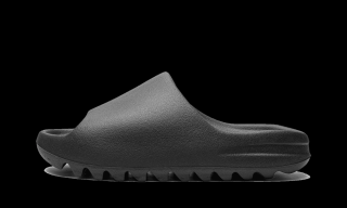 Yeezy Slide  Onyx  Velikost: 40.5