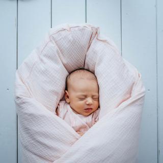 Lily is sailing Péřová zavinovačka -vMeruňkový mušelín Varianta: péřová výplň + povlak zavazování páskem, Velikost: 100 x 100 cm
