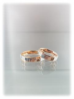 Ocelové snubní prsteny s náklonem se zirkony
