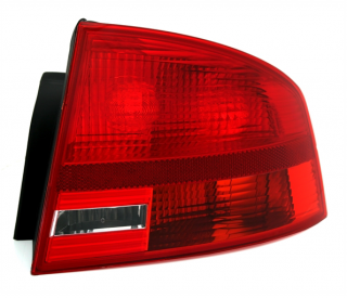 AUDI A4 B7 - Zadní světlo EAGLE EYES - Pravá
