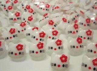 Knoflík dětský KITTYNKA bílý rozměr  14x 13 mm