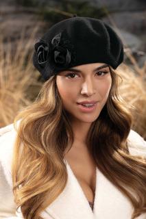 Černý dámský zimní baret s květem W-0834/018