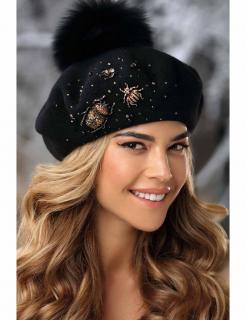 Černý zimní baret s bambulí a skarabeem W-0708/018