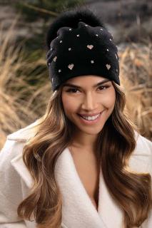 Dámská černá zimní čepice s bambulí 100% vlna Woolmark Quality W-0829/018