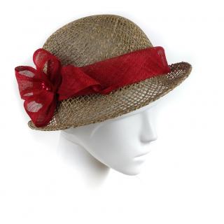 Dámský letní klobouk z mořské trávy zdobený červeným sisalem Ka-03 VELIKOST: 55/56