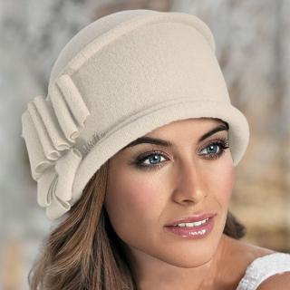 Krumlovanka Dámská krémová čepice 100%vlna Woolmark W-0310/452