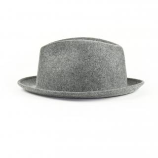 Vlněný klobouk 2042 více barevných variant BAREVNÉ VARIANTY: šedá