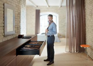 BLUM Legrabox pure šedý - sada M 550 / 70 kg bez čelního kování
