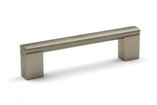 Úchytka kovová Porta hliník, broušený nikl Barva: nikl broušený, Rozteč: 480 mm