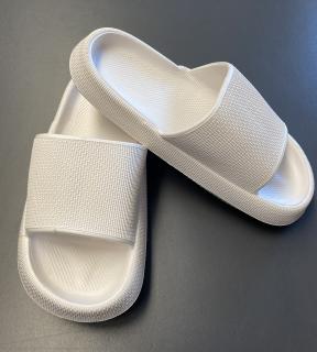Dámské pohodlné bílé nazouváky - pantofle