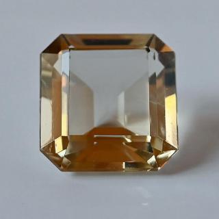 Citrín z Vysočiny 26x26x16mm Váha: 71.3ct /VIDEO/