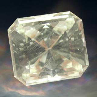 Hiddenit z Mozambiku 21x23mm Váha: 54.25ct