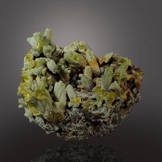 Plumbogummit na pyromorfitu z Číny 56x50mm