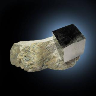 Pyrit ze Španělska 92x50mm, velikost krystalu: 25x25mm