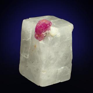 Rubín v kalcitu, Barma 37x27mm, krystal: 12x7mm