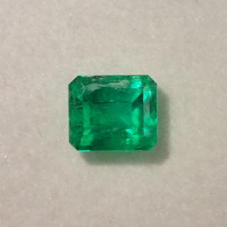 Smaragd z Kolumbie 3.5x4mm  Váha: 0,38ct