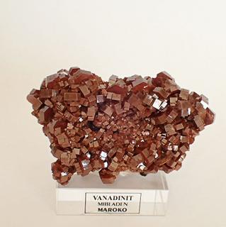 Vanadinit z Maroka 70x37mm