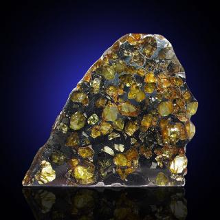 Železný meteorit s olivínem z Ruska 76x80mm