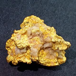 Zlato z Austrálie  15x17x11mm Váha: 6,91g