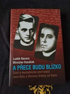 A přece budu blízko