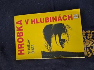 Hrobka v hlubinách