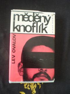 MĚDĚNÝ KNOFLÍK - Ovalov, Lev