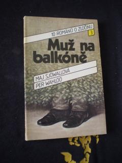 MUŽ NA BALKÓNĚ