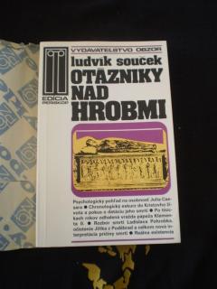 Otázniky nad hrobmi