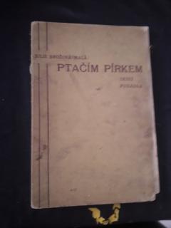 Ptačím pírkem