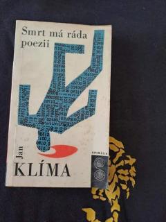 Smrt má ráda poezii