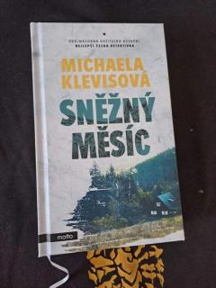 Sněžný měsíc