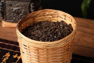 2001 Yi Wu Shu Puerh sypaný