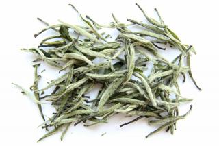 2024 Bai Hao Yin Zhen Premium - Stříbrné jehličky 25g