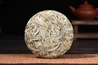 2024 Jinggu Silver Needles White Pu-erh Beeng Cha 100g