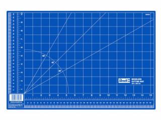 Revell modelářská podložka velká, 450 x 300mm (Revell 39057 Modelers Cutting Mat 45 cm x 30 cm)