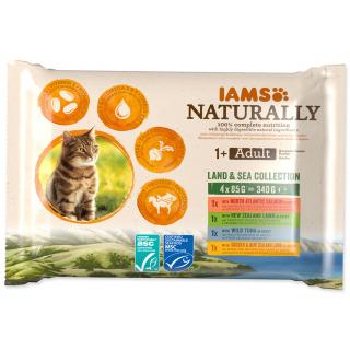 Kapsička IAMS Naturally mořské a suchozemské maso v omáčce multipack (4x85g)