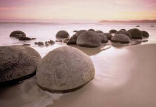 Fototapeta Moeraki Boulders At Oamaru, osmidílná, 366x254cm, 8D ID 285, skladem poslední 3 ks