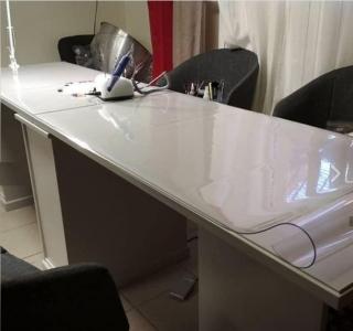 Ubrus na stůl z měkkého skla 59,5x117 cm Ubrus: Průhledná lesklá folie