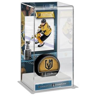 Akrylátová vytrínka na puk Vegas Golden Knights William Karlsson 2023 Stanley Cup Champions Logo Deluxe Tall Hockey Puck Case