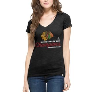 Dámské tričko Chicago Blackhawks 2015 Stanley Cup Champions Scrum V-Neck Velikost: L