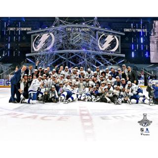 Fotografie Tampa Bay Lightning 2020 Stanley Cup Champions Team Celebration 8 x 10