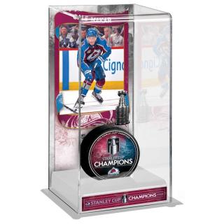 Vitrína na puk Colorado Avalanche 2022 Stanley Cup Champions Cale Makar Logo Deluxe Tall Hockey Puck Case