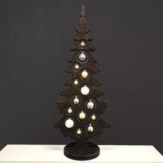 Dekorace vánoční strom na podstavci s koulemi mořený 100 x 40 cm, český výrobek
