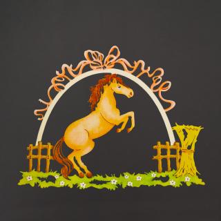 Dřevěná dekorace kůň, barevná dekorace k zavěšení, velikost 21 cm