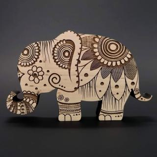 Dřevěná dekorace slon, masivní dřevo 15x9,5x1,8 cm