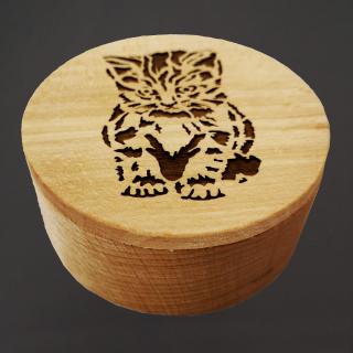 Dřevěná krabička kulatá kočka, masivní dřevo, 8 cm, český výrobek