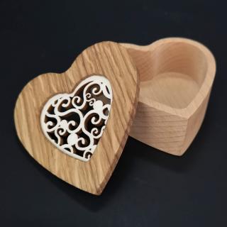 Dřevěná krabička ve tvaru srdce, masivní dřevo s vkladem z topolové překližky, 8x8x3 cm