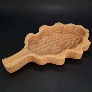 Dřevěná miska ve tvaru dubového listu, masivní dřevo, 35x20x4,5 cm