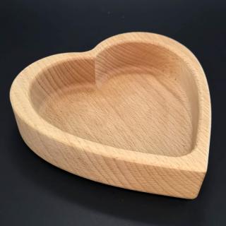 Dřevěná miska ve tvaru srdce, masivní dřevo, rozměr 13,5x13,5x4,5 cm